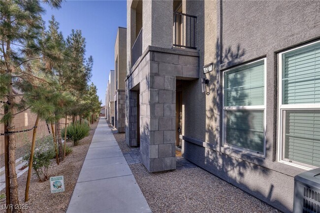 Building Photo - 6227 Runestone St