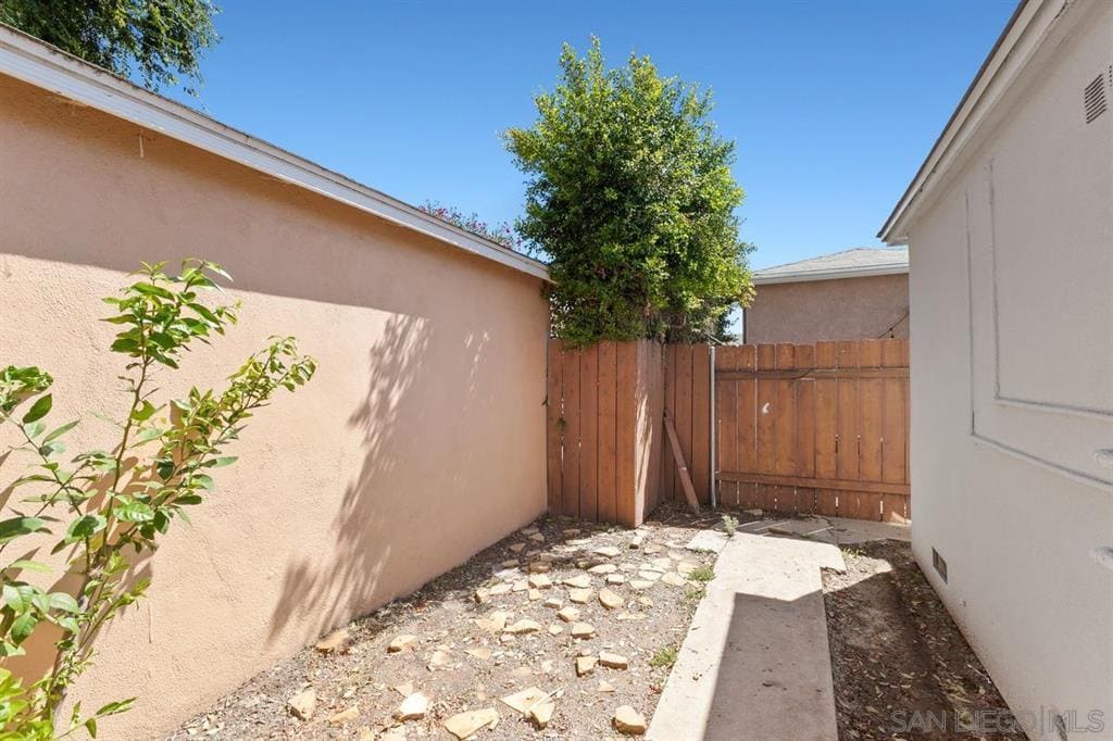 Building Photo - 4330 Quince St