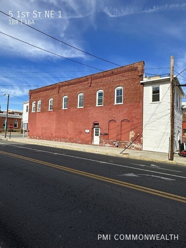 Building Photo - 5 1st St NE