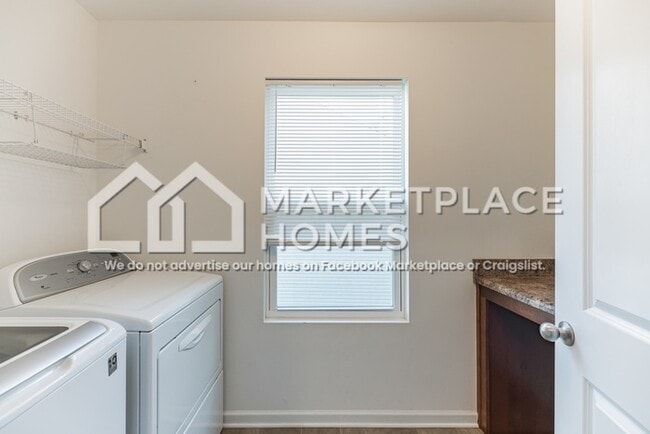 Building Photo - 115 Rawlins Dr