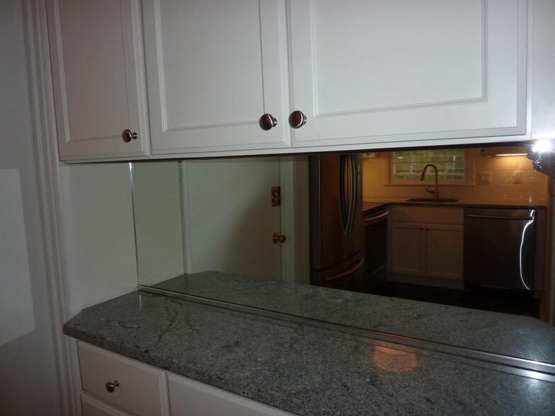 Building Photo - 62 Heritage Hill Rd