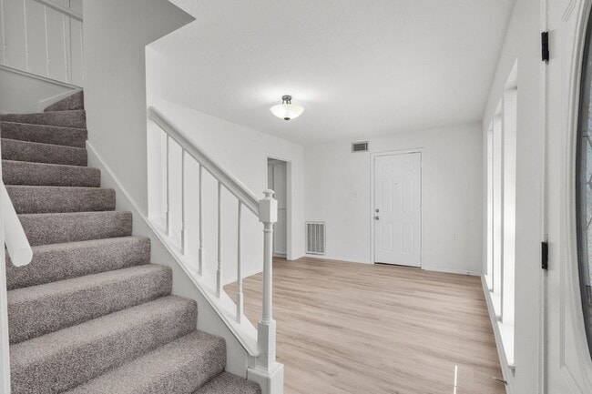 Building Photo - 2102 Silver Moon Trail