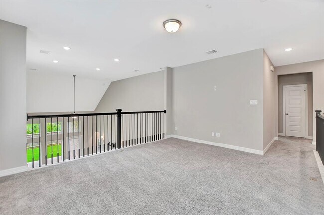 Building Photo - 360 Mallorn Ln