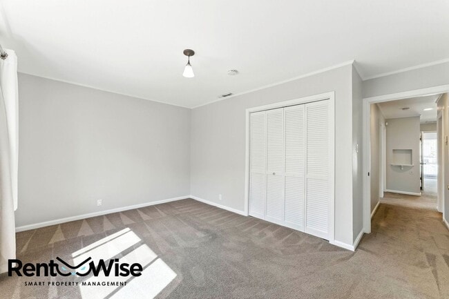 Building Photo - 1121 Killarney Ln