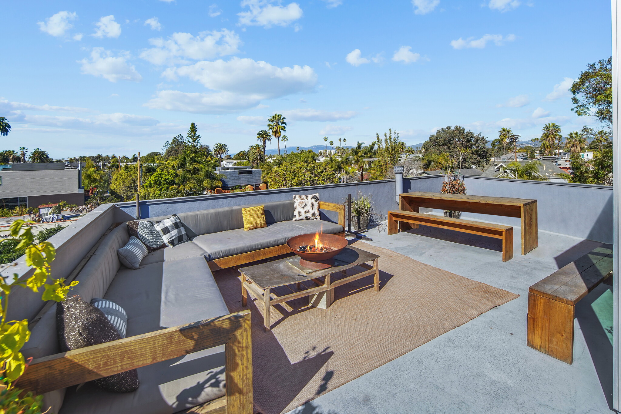 Building Photo - 1564 Cabrillo Ave