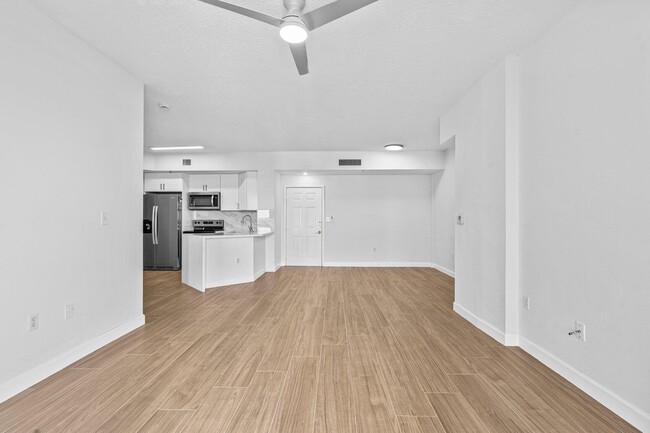 Building Photo - 1000 Scotia Dr
