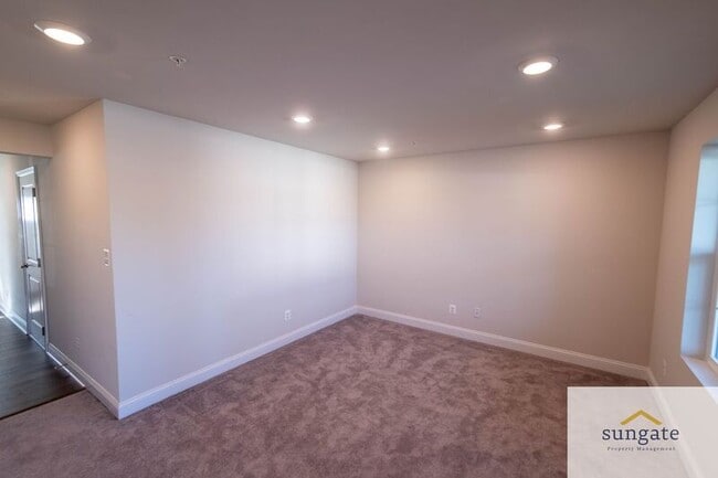 Building Photo - 1408 Onnesta Ct