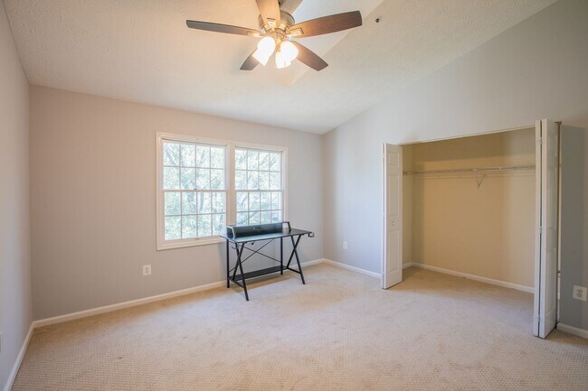 Building Photo - Lovely 2 BR/2 BA Condo in Germantown!