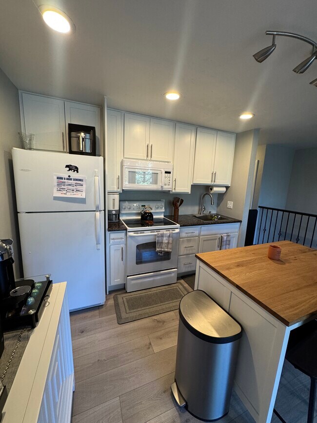 Building Photo - 115 Tramway Dr