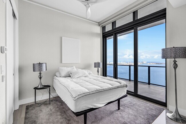 Building Photo - 1451 Brickell Ave