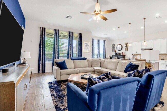 Building Photo - "Spacious 4-Bedroom Haven with 3 Full Baths in San Antonio's Charming Davis Ranch!"