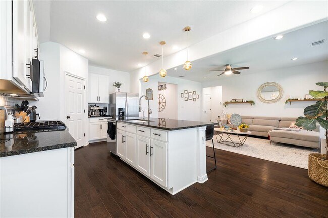 Building Photo - 12020 Texana Trl