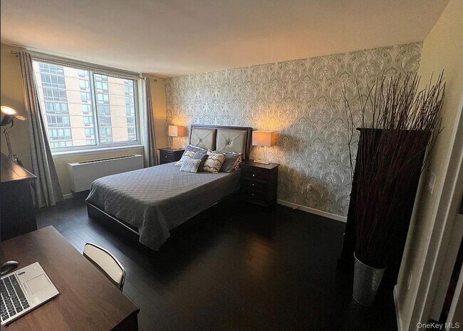 Building Photo - 4-74-74 48th Ave