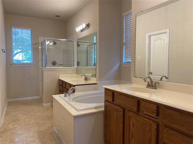 Building Photo - 9895 Cedarcrest Dr