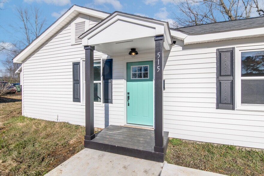 Front Exterior - 515 flint st