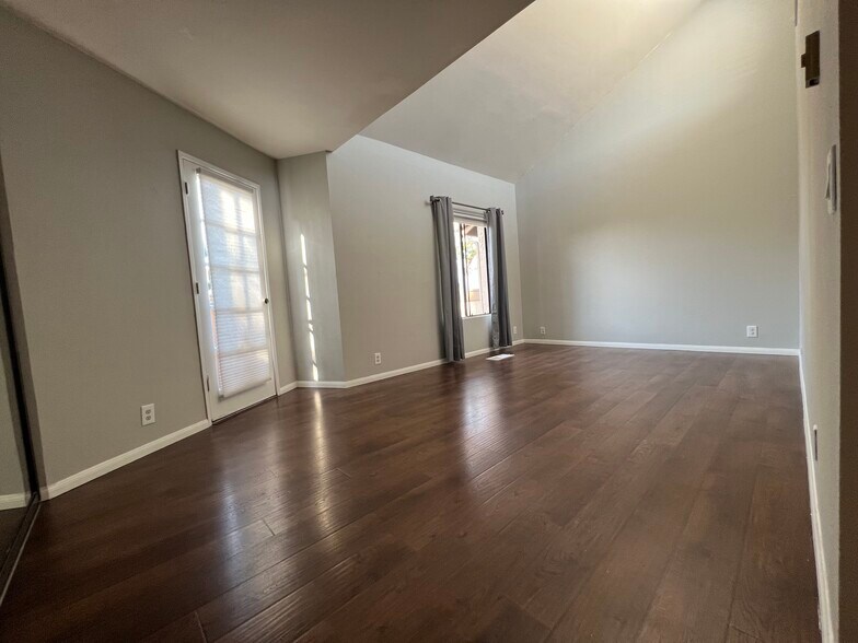 Building Photo - 8316 Via Sonoma