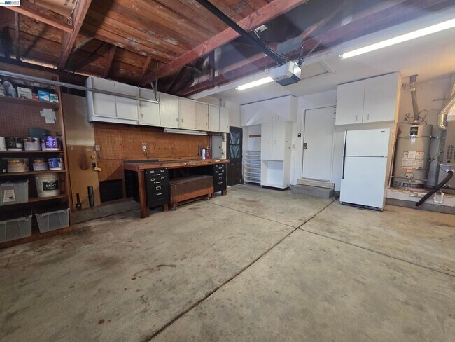 Building Photo - 11732 Bloomington Way