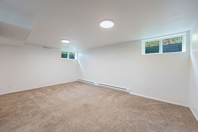 Building Photo - 13918 SE 23rd St