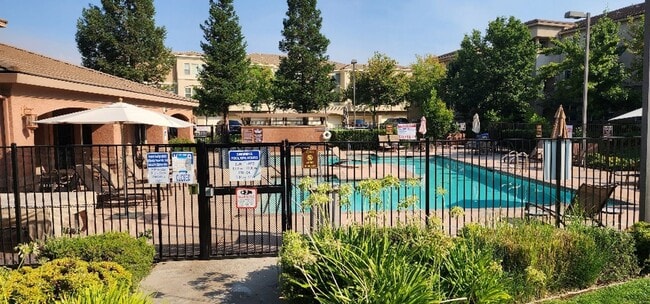 Building Photo - Now Available – Freshly Updated 2-Bedroom,...