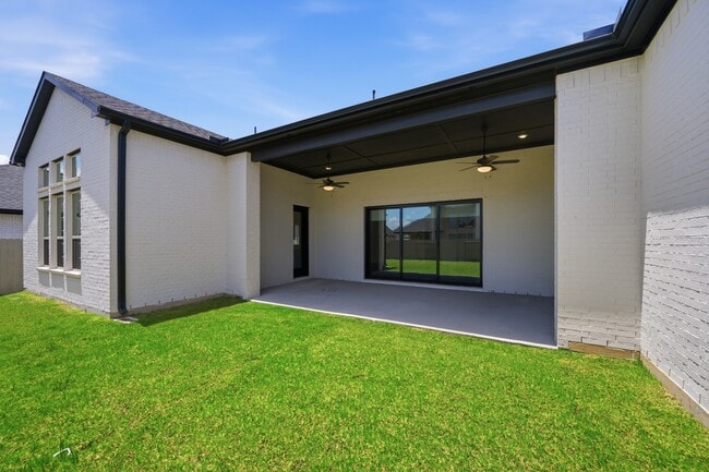 Building Photo - 2030 Highland Moss Rd