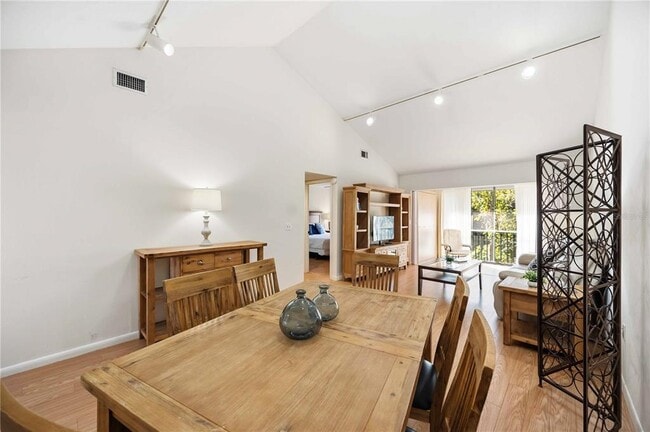 Building Photo - 1626 Brookhouse Dr