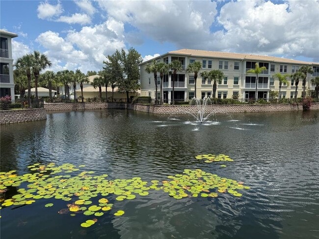 Building Photo - 600 Gardens Edge Dr
