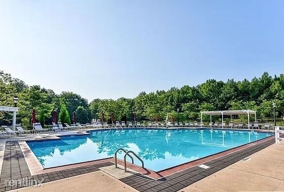 Building Photo - 3 br, 3 bath Townhome - 8 McGuire Ct 1 Unit 1