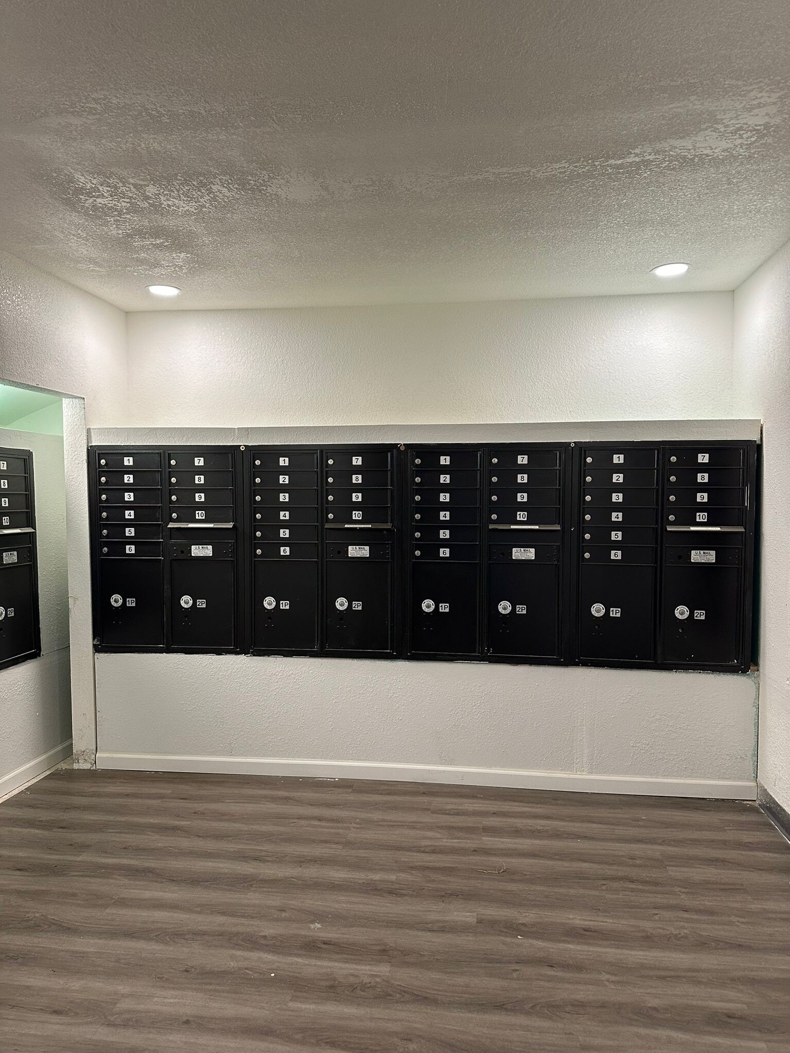 Building Photo - 2410 Rio Dr