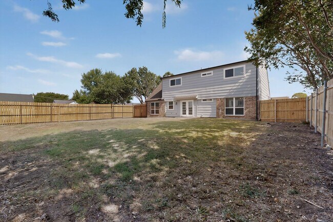Building Photo - 1600 Crimson Ct