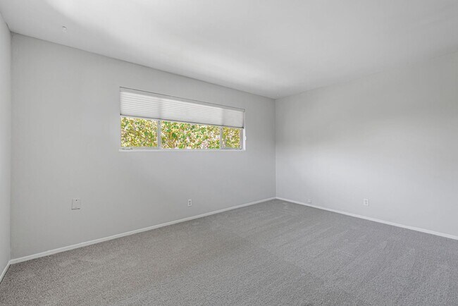 Building Photo - Charming 2-Bedroom Condo in Downtown Palo ...