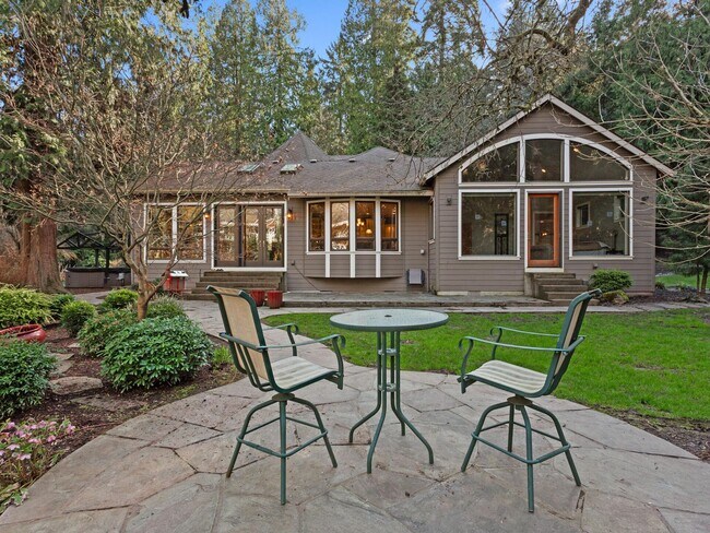 Building Photo - 4207 SE Aldercrest Rd