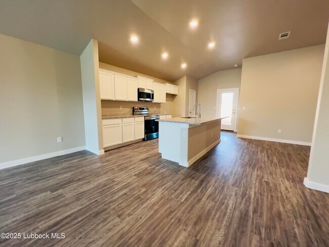 Building Photo - 3208 Abbeville Ave