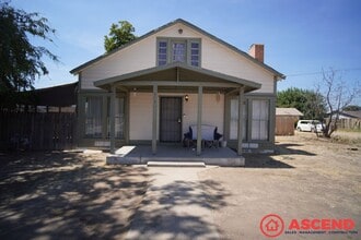 Building Photo - 2 bedroom apartment in the Oildale area!!