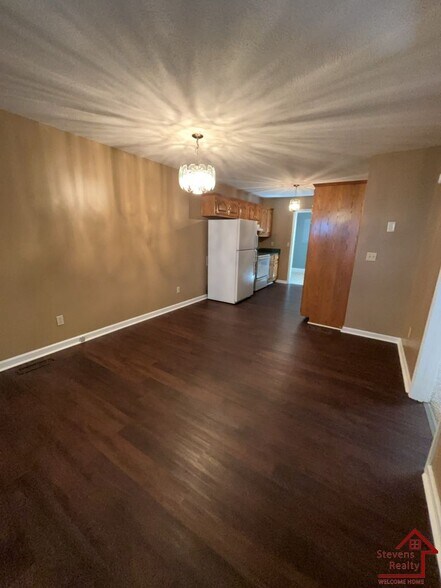 Building Photo - 185 Woodlee Ct