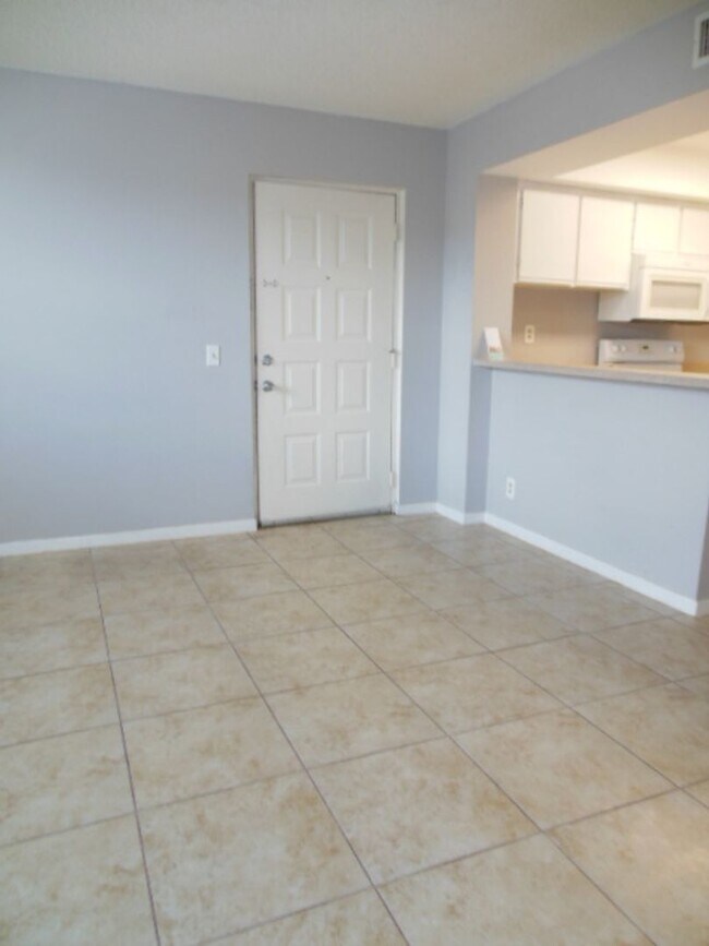 Building Photo - Move-In Ready Rental near Tanger Outlets!