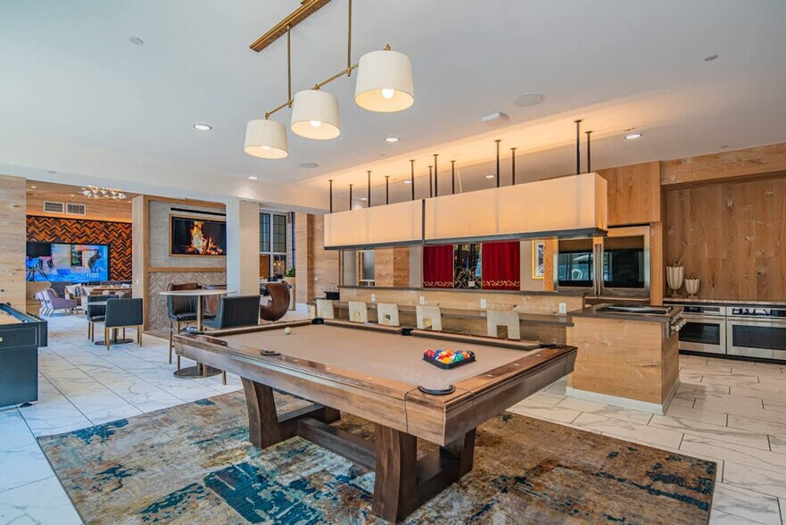 Building Photo - 730 E Marlette Ave