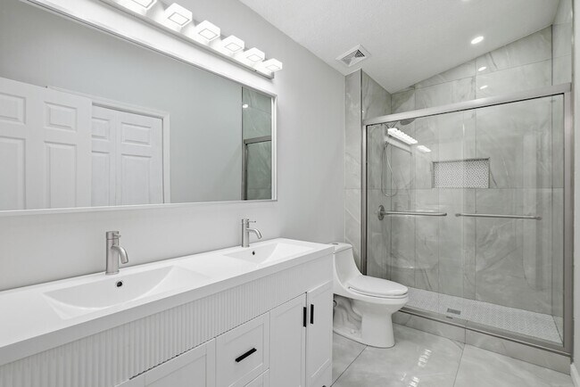 Building Photo - 1434 Santa Anita Dr