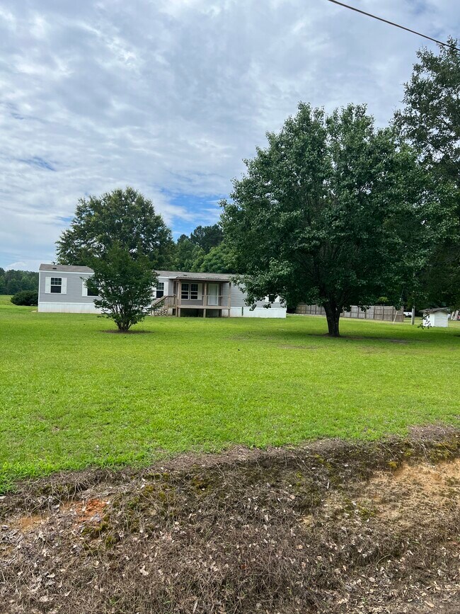 Building Photo - 163 Connelly Farm Rd