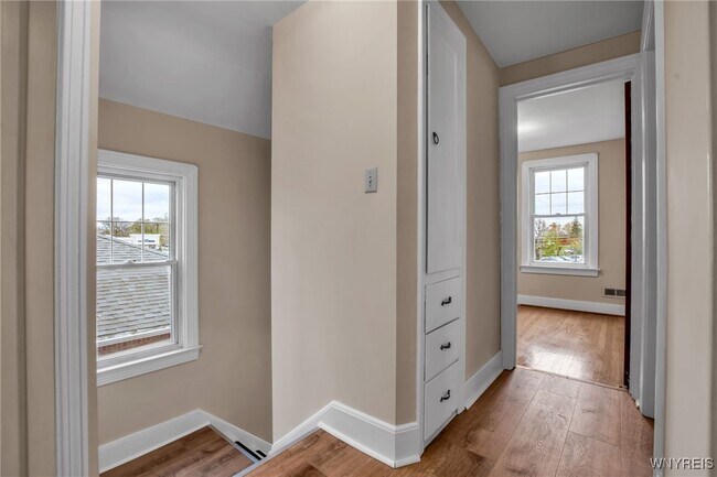 Building Photo - 21 Waverly Ave