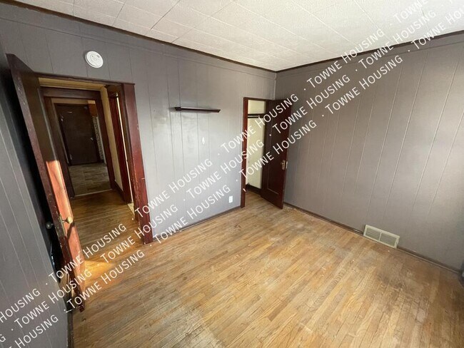 Building Photo - 418 Colvin Ave