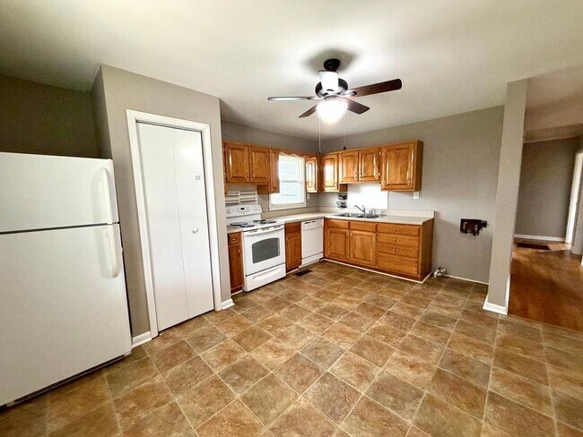 Building Photo - 3507 Velma Dr