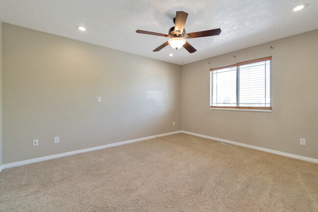 Building Photo - 1691 N 25 E