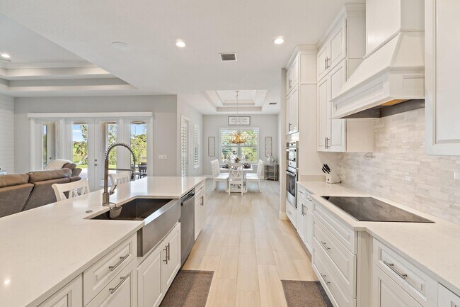 Building Photo - 12955 SW Kanner Hwy