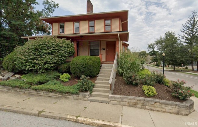 Primary Photo - 221 E 9th St