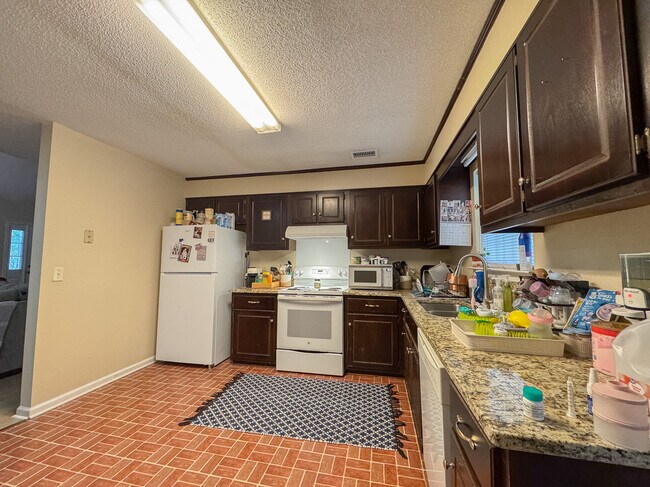 Building Photo - 507 S Kevin Ct