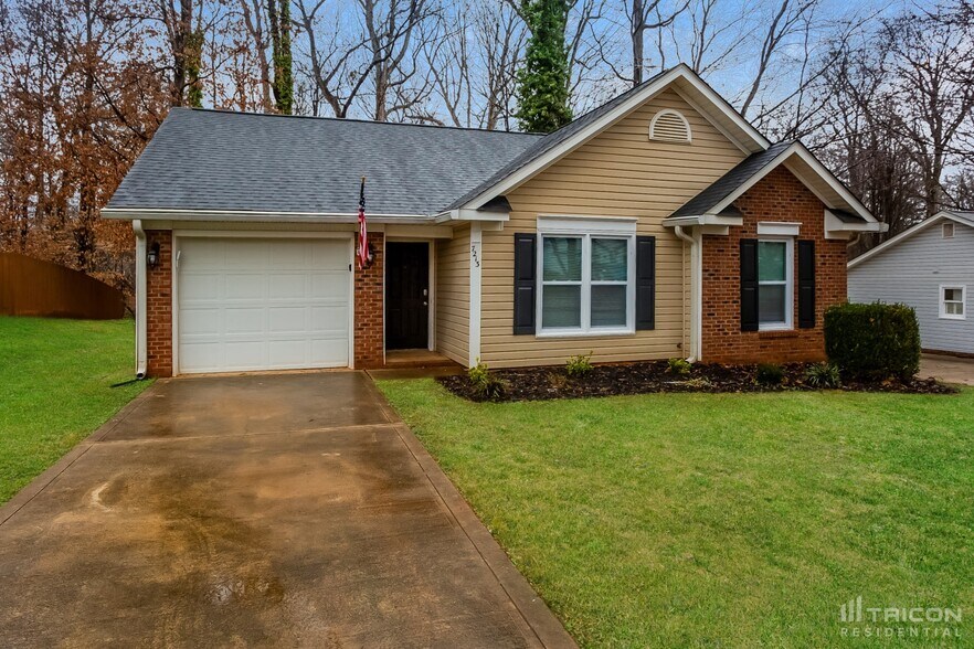 Primary Photo - 7213 McTeal Pl