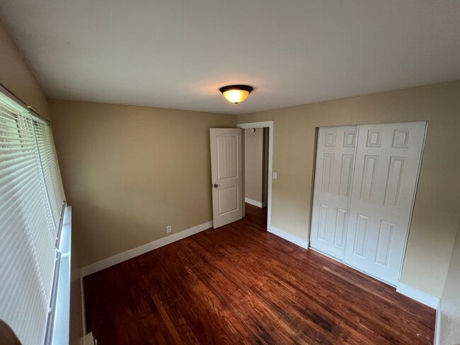 Building Photo - Girgis Duplex