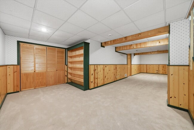 Building Photo - Spacious 4-Bedroom Home with Finished Basement and Modern Upgrades in Grayslake