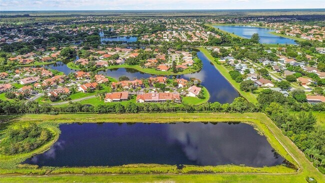 Building Photo - 18578 Woodstream Dr