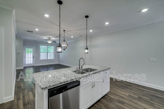 Building Photo - 504 Vinings Dr